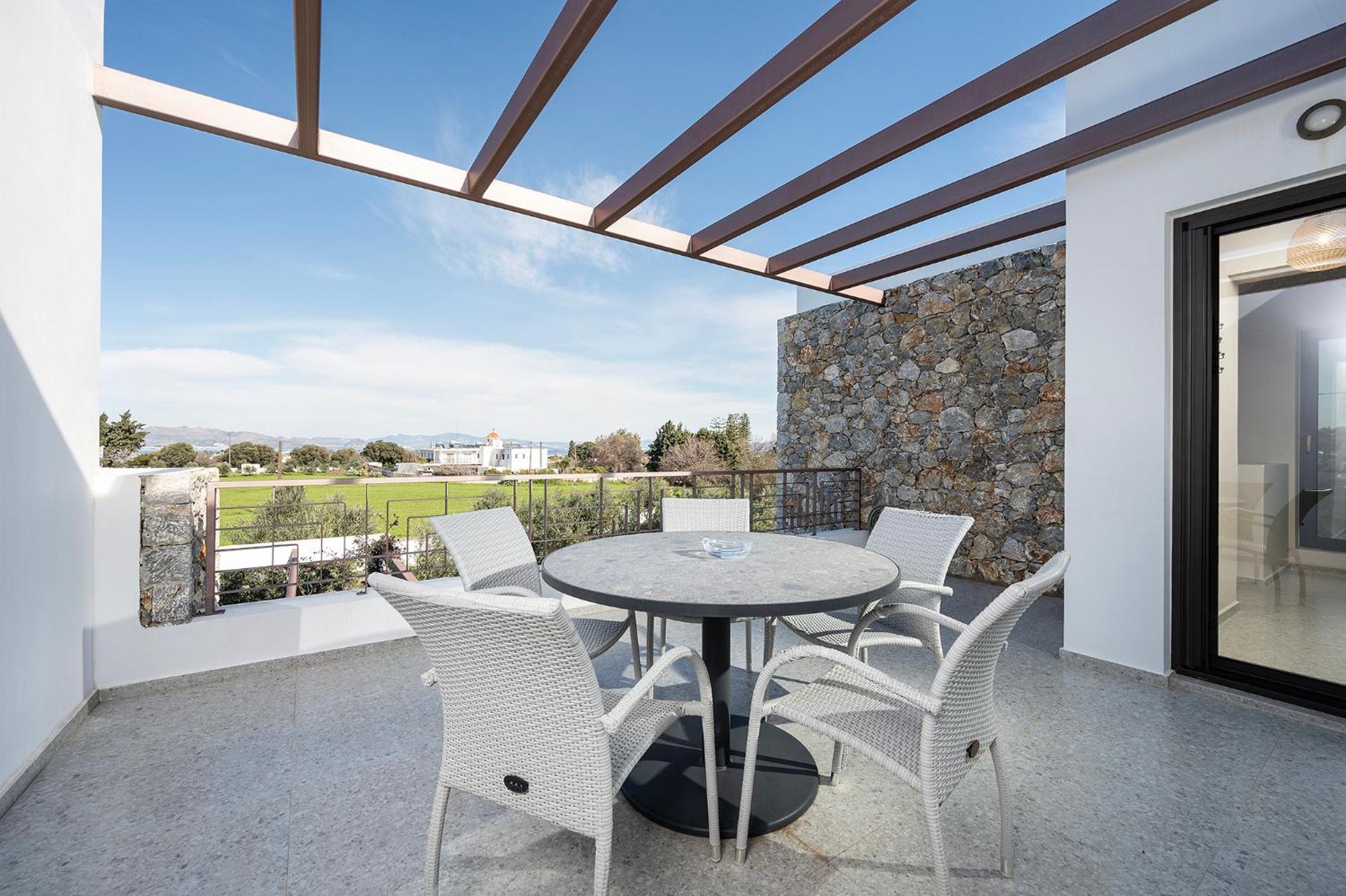 Olive Haven-3br-private Parking-balcony Appartement Kos-stad